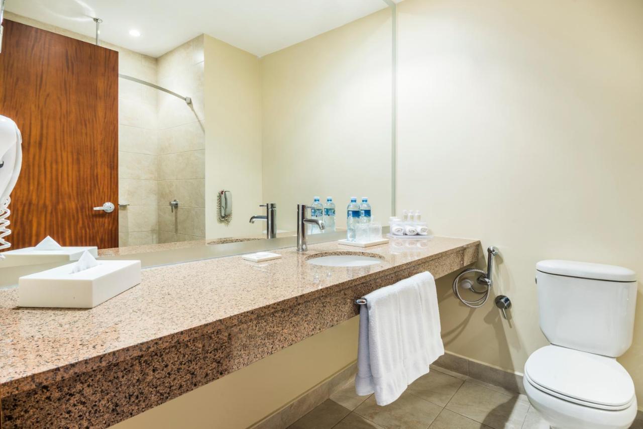 Holiday Inn Express Quito By Ihg Buitenkant foto